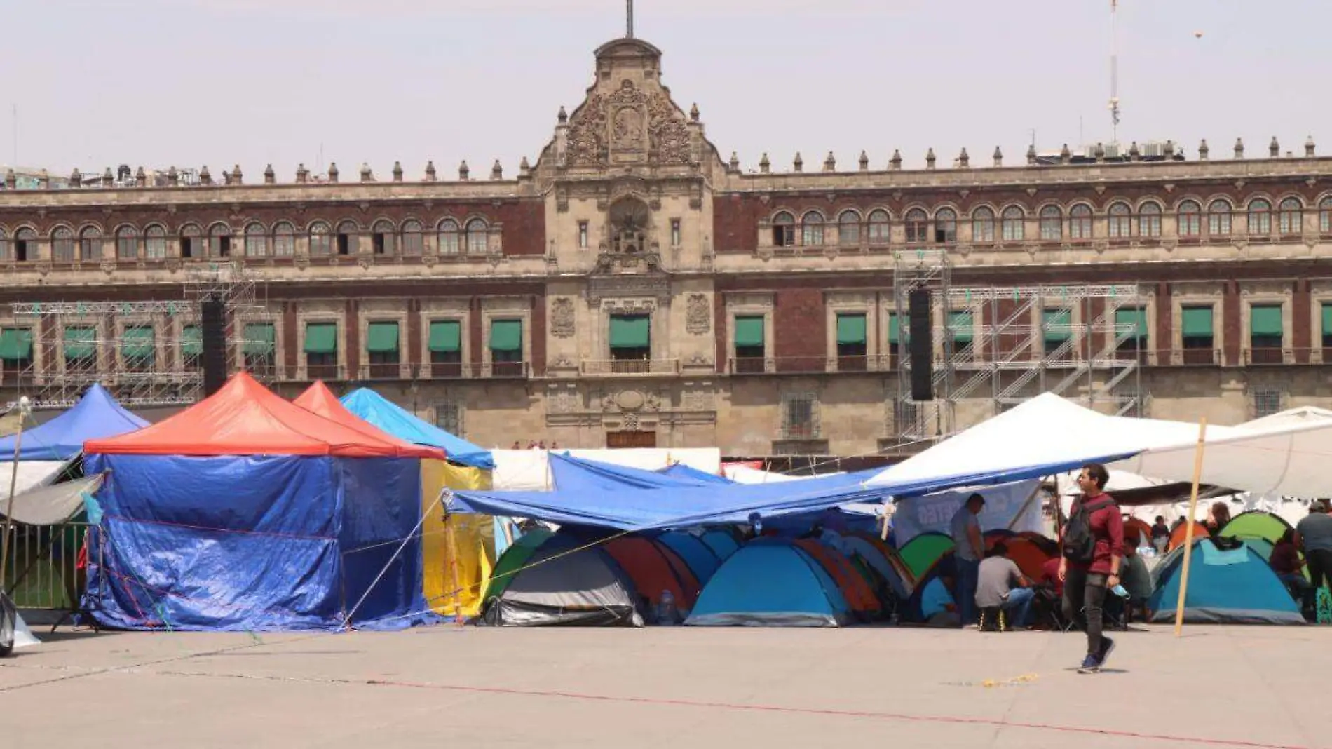 Palacio Nacional_planton CNTE 